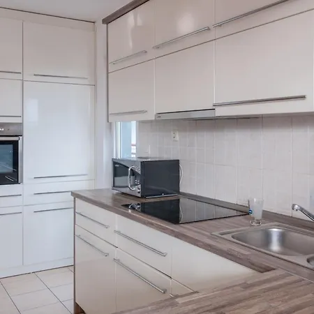 شقة Modern And Bright In